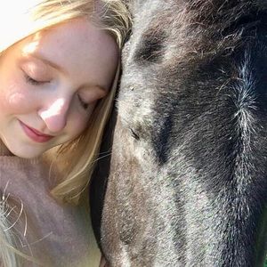 Meet your Posher, Alyssa